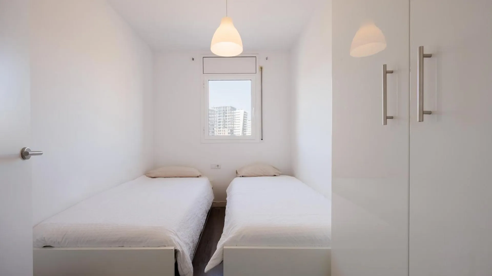 Gran Apartmento Playa Badalona Apartment